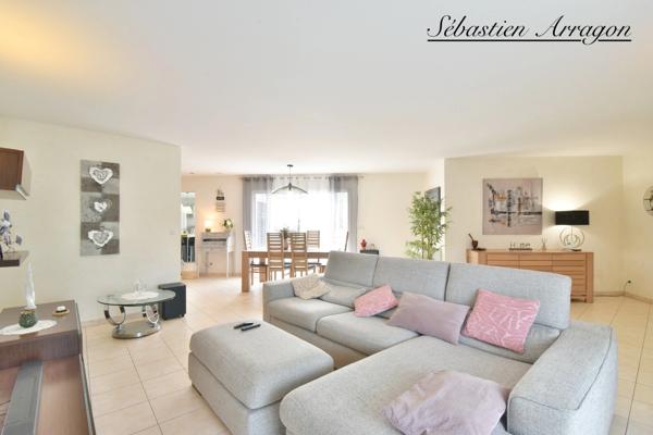PUJOLS (47)-188 m² de confort et d’espace, 4 chambres, piscine et triple garage