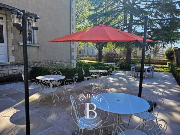 Nevers, Maison d'hôtes 9 Chambres -  450 m² à vendre