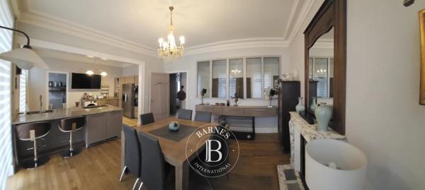Nevers, Maison d'hôtes 9 Chambres -  450 m² à vendre