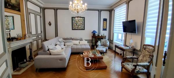 Nevers, Maison d'hôtes 9 Chambres -  450 m² à vendre