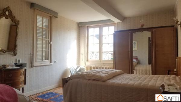 Charmante maison de 4/5 chambres avec dépendance, école et commerces à pied