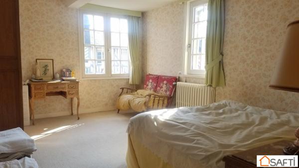 Charmante maison de 4/5 chambres avec dépendance, école et commerces à pied