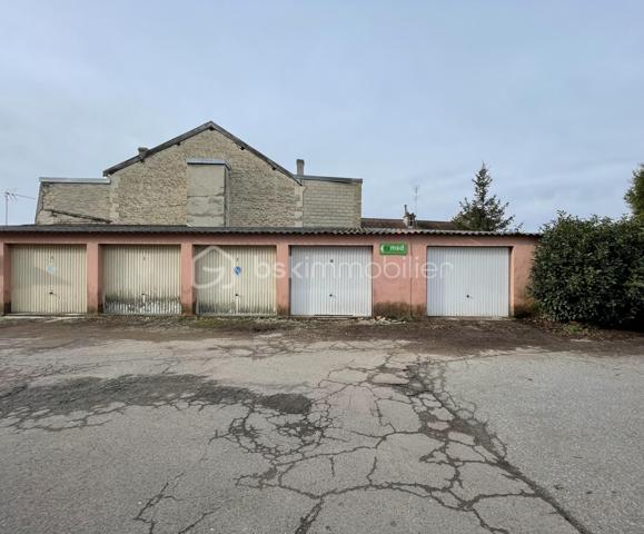 Immeuble de 1 600 m²