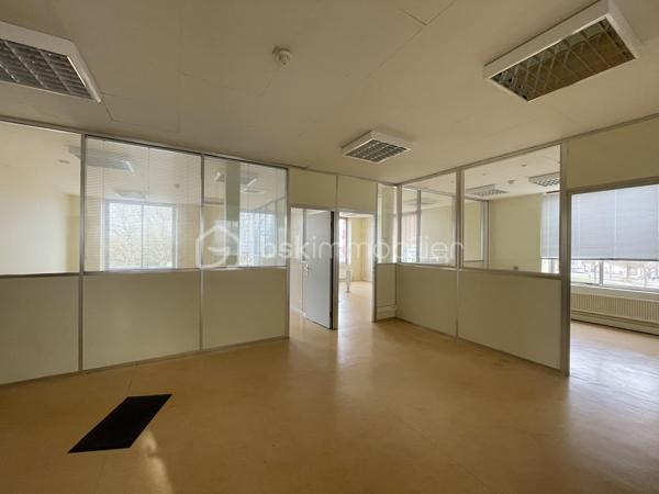 Immeuble de 1 600 m²