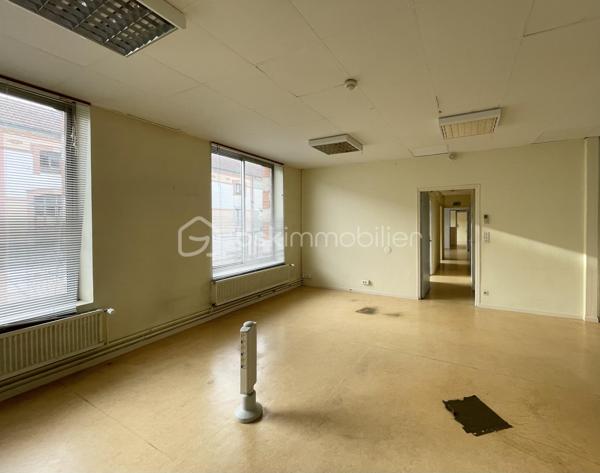 Immeuble de 1 600 m²