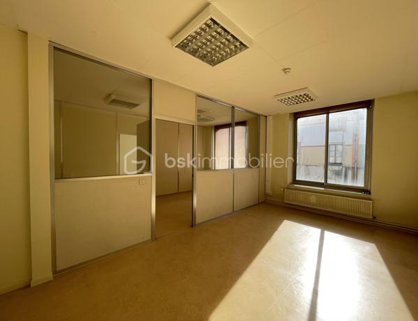 Immeuble de 1 600 m²