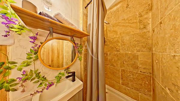 LOCATION MEUBLE STUDIO GREOUX LES BAINS PROCHE PARKING