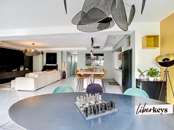 Rillieux-la-Pape, Perica-La Roue, maison de village, 5 chambres, extérieur paysagé, 2 stationnements