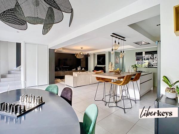 Rillieux-la-Pape, Perica-La Roue, maison de village, 5 chambres, extérieur paysagé, 2 stationnements