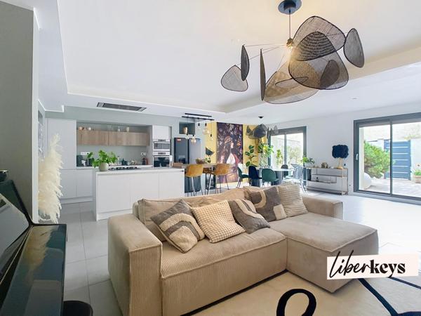 Rillieux-la-Pape, Perica-La Roue, maison de village, 5 chambres, extérieur paysagé, 2 stationnements