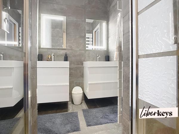 Rillieux-la-Pape, Perica-La Roue, maison de village, 5 chambres, extérieur paysagé, 2 stationnements