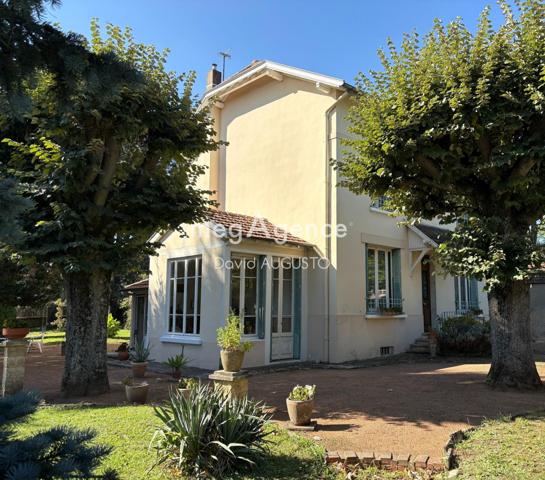 Maison à Tassin-la-Demi-Lune, 69160 - 7 pièces 154m²