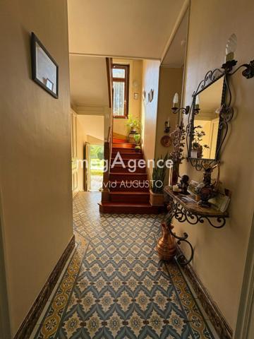 Maison à Tassin-la-Demi-Lune, 69160 - 7 pièces 154m²