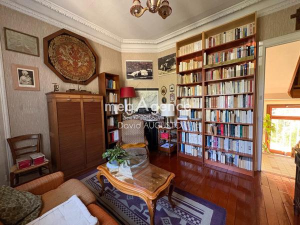 Maison à Tassin-la-Demi-Lune, 69160 - 7 pièces 154m²