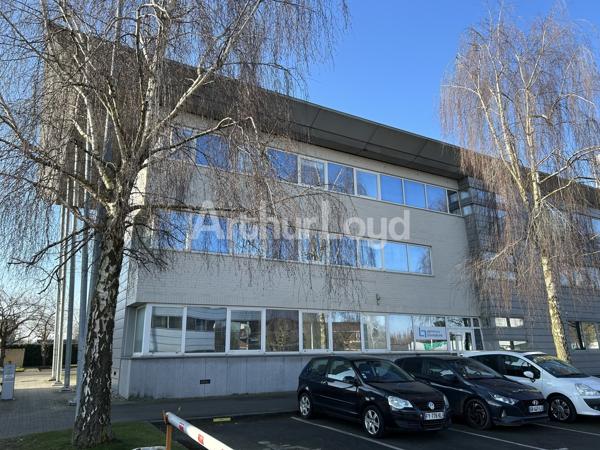 Bureaux à louer à Loos - Plateaux rénovés, modulables avec parkings sécurisés