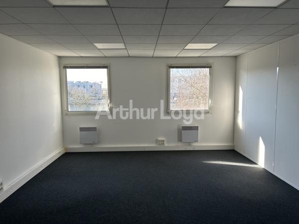 Bureaux à louer à Loos - Plateaux rénovés, modulables avec parkings sécurisés