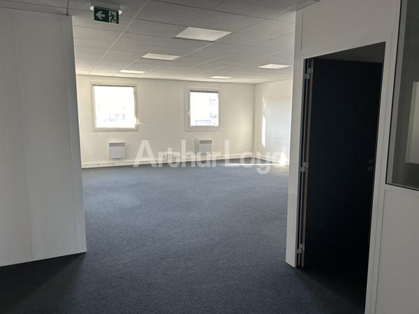 Bureaux à louer à Loos - Plateaux rénovés, modulables avec parkings sécurisés