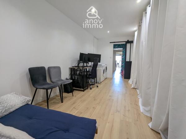Maison
                                                                                                                                                                                                                                                                                                                        5 pièce(s)                                                                                                                                                                                                          4 chambre(s)                                                                                                                                                                                                          147  m²