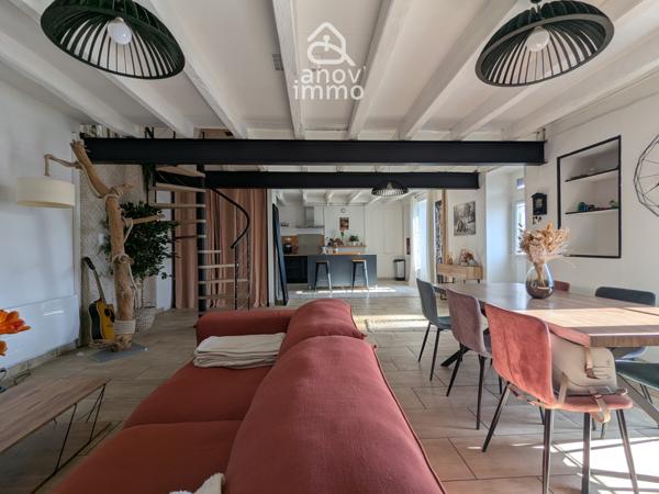 Maison
                                                                                                                                                                                                                                                                                                                        5 pièce(s)                                                                                                                                                                                                          4 chambre(s)                                                                                                                                                                                                          147  m²