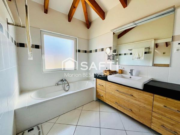 Grande villa 4 faces, 4 chambres