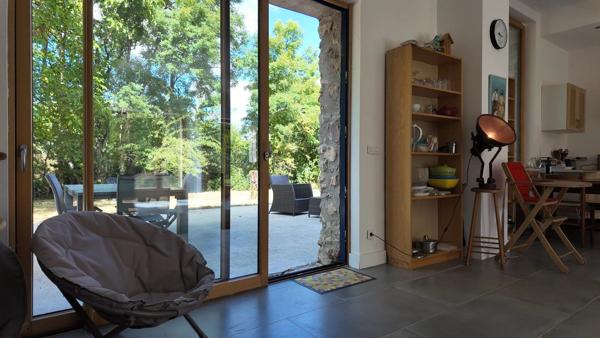 Demeure de caractère – Ancienne Ferme Seigneuriale – 215 m² + combles aménageables – Dépendances