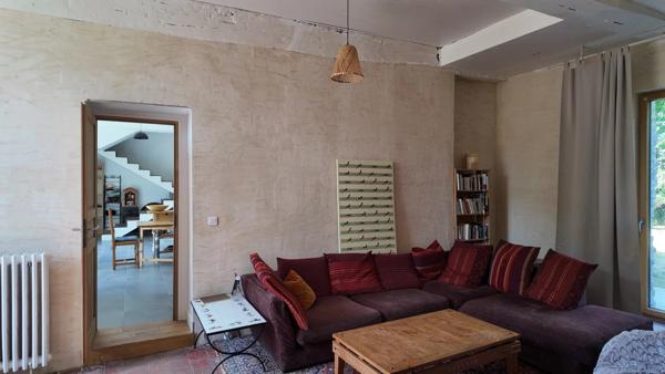 Demeure de caractère – Ancienne Ferme Seigneuriale – 215 m² + combles aménageables – Dépendances