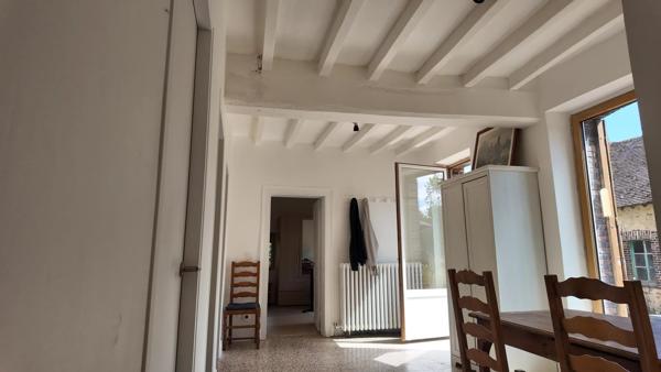 Demeure de caractère – Ancienne Ferme Seigneuriale – 215 m² + combles aménageables – Dépendances