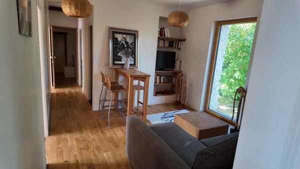 Demeure de caractère – Ancienne Ferme Seigneuriale – 215 m² + combles aménageables – Dépendances