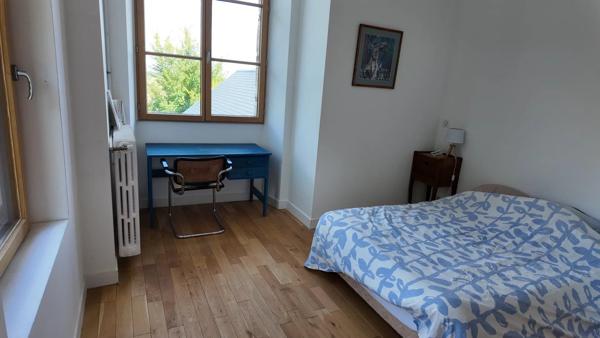 Demeure de caractère – Ancienne Ferme Seigneuriale – 215 m² + combles aménageables – Dépendances