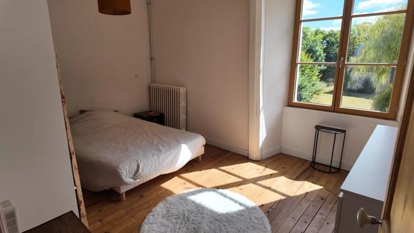 Demeure de caractère – Ancienne Ferme Seigneuriale – 215 m² + combles aménageables – Dépendances