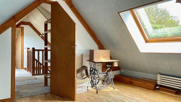 Maison
                                                                                                                                                                                                                                                                                                                        6 pièce(s)                                                                                                                                                                                                          3 chambre(s)                                                                                                                                                                                                          105  m²