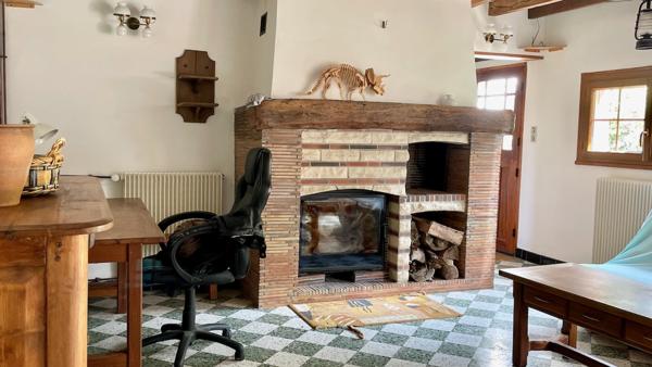 Maison
                                                                                                                                                                                                                                                                                                                        6 pièce(s)                                                                                                                                                                                                          3 chambre(s)                                                                                                                                                                                                          105  m²