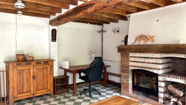 Maison
                                                                                                                                                                                                                                                                                                                        6 pièce(s)                                                                                                                                                                                                          3 chambre(s)                                                                                                                                                                                                          105  m²