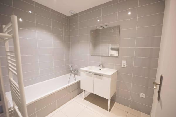 Appartement à louer - La Chapelle-Saint-Maurice 3 pièces de 105 m²