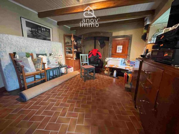 Maison de village
                                                                                                                                                                                                                                                                                                                        4 pièce(s)                                                                                                                                                                                                          3 chambre(s)                                                                                                                                                                                                          89  m²
