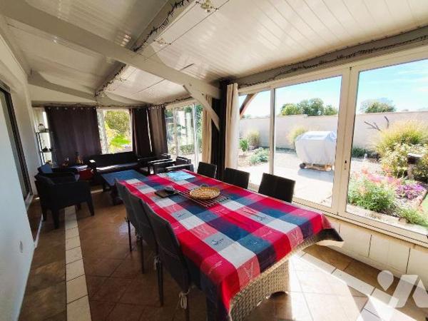 A 4 minutes du centre de Chauvigny, Belle maison de plain-pied d'environ 93 m² parfaitement ent...