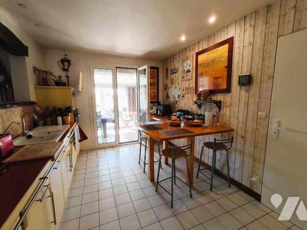 A 4 minutes du centre de Chauvigny, Belle maison de plain-pied d'environ 93 m² parfaitement ent...
