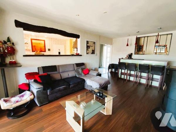 A 4 minutes du centre de Chauvigny, Belle maison de plain-pied d'environ 93 m² parfaitement ent...