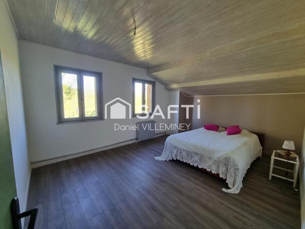 Maison ancienne rénové avec un grand terrain