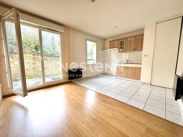 Appartement 2 pièces en rez-de-jardin avec stationnement à Étampes