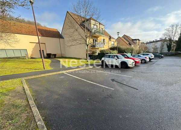 Appartement 2 pièces en rez-de-jardin avec stationnement à Étampes