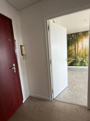 LA ROCHE SUR YON (85000) APPARTEMENT T2 / 53 M² AVEC LOGGIA CAVE ET STATIONNEMENT PRIVATIF AU 3EME SUR 3