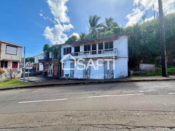 Immeuble dans le bourg local commercial et appartement