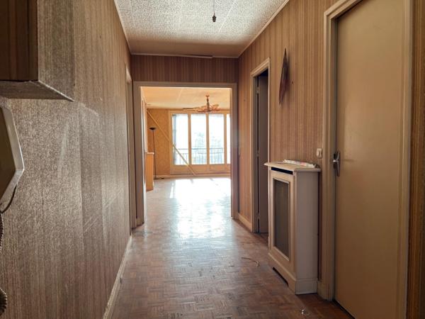 Appartement 3 Pièces Traversant à Rénover