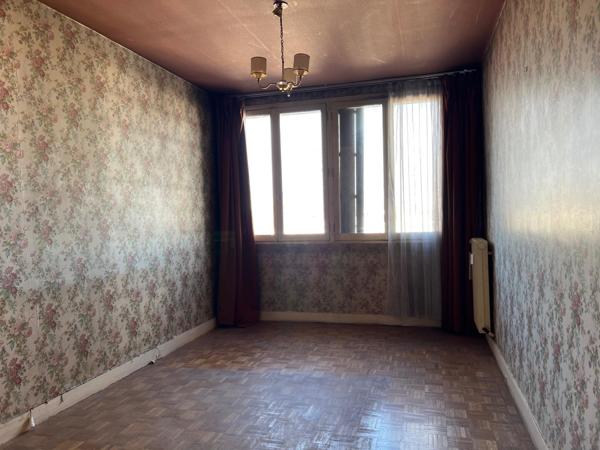 Appartement 3 Pièces Traversant à Rénover