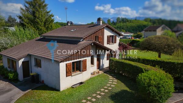 Maison
                                                                                                                                                                                                                                                                                                                        7 pièce(s)                                                                                                                                                                                                          4 chambre(s)                                                                                                                                                                                                          171  m²