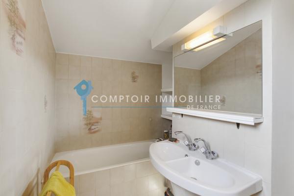 Maison
                                                                                                                                                                                                                                                                                                                        7 pièce(s)                                                                                                                                                                                                          4 chambre(s)                                                                                                                                                                                                          171  m²