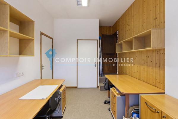 Maison
                                                                                                                                                                                                                                                                                                                        7 pièce(s)                                                                                                                                                                                                          4 chambre(s)                                                                                                                                                                                                          171  m²