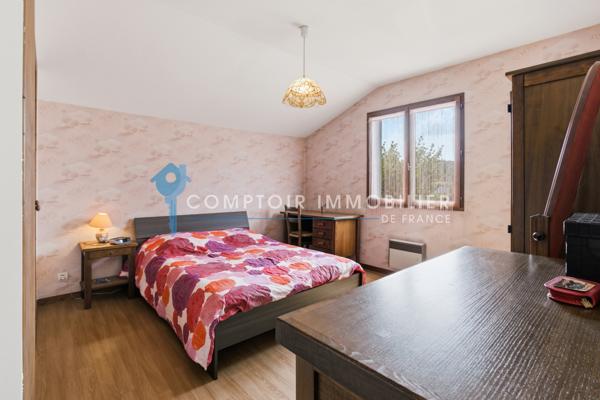 Maison
                                                                                                                                                                                                                                                                                                                        7 pièce(s)                                                                                                                                                                                                          4 chambre(s)                                                                                                                                                                                                          171  m²