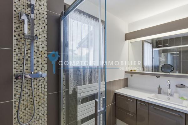 Maison
                                                                                                                                                                                                                                                                                                                        7 pièce(s)                                                                                                                                                                                                          4 chambre(s)                                                                                                                                                                                                          171  m²